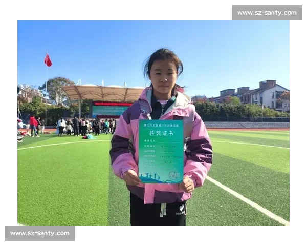 跳绳比赛中我与同学们奋力拼搏，挑战自我，收获成长与友谊的一次精彩体验